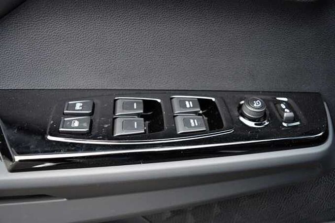 KGM Torres 1.5 T-Gdi Nomad 6/AT AWD *Leder+LED+ACC+SH*