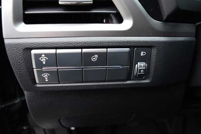 KGM Korando 1.5 T-GDI Nomad 6/MT *Cam+PDC+DAB+SH+Heizung*