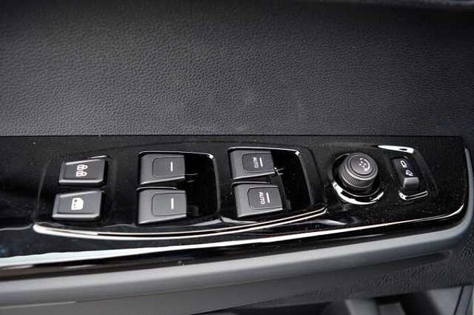 KGM Torres EVX Bliss *ACC+Sitzbel&uuml;ftung+Leder+Cam* 