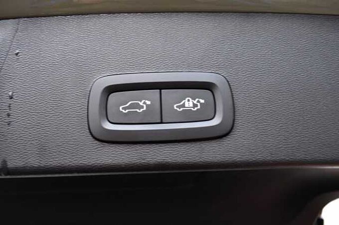 Volvo XC40 P8 AWD Recharge Twin Plus *Standh.+AHK+LED* 