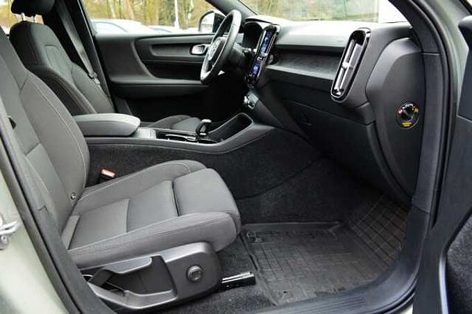 Volvo XC40 P8 AWD Recharge Twin Plus *Standh.+AHK+LED* 