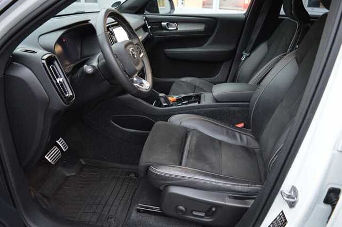 Volvo XC40 P8 AWD Recharge Twin R-Design *Pano+360+H&K* 