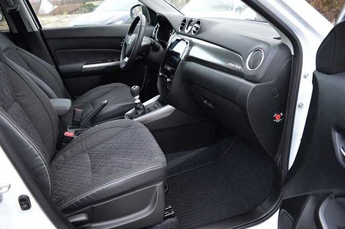 Suzuki Vitara 1.4 Comfort ALLGRIP Hybrid *Voll* 