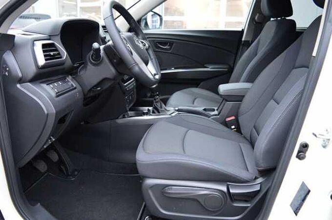 KGM Tivoli 1.5 T-GDI Essential 6/MT *Cam+PDC+DAB+SH+Navi+LDWS* 