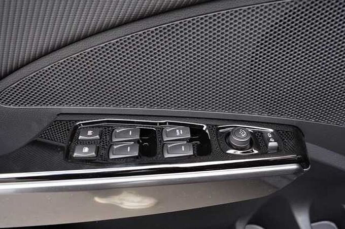 KGM Tivoli 1.5 T-GDI Nomad+ 6/AT *LED+Leder+2xPDC+Cam+SH* 