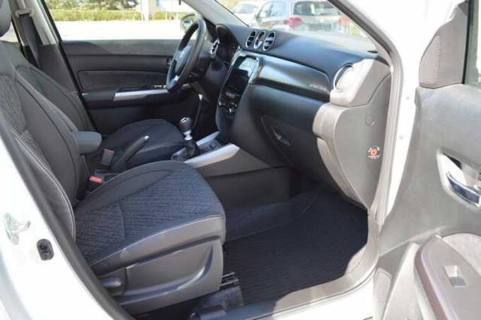 Suzuki Vitara 1.4 Comfort+ ALLGRIP Hybrid *Voll+Pano* 