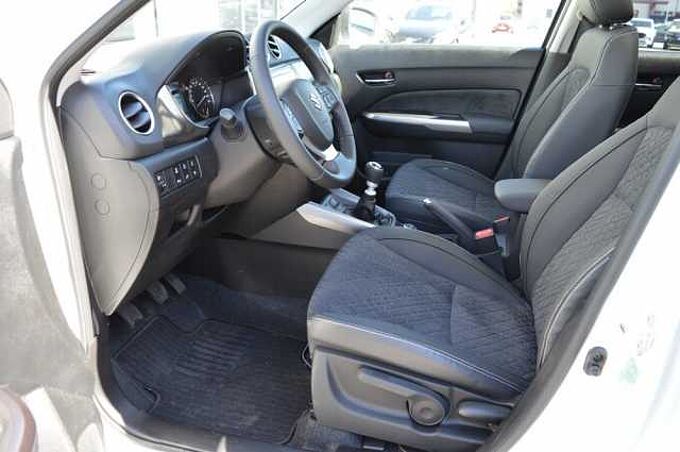 Suzuki Vitara 1.4 Comfort+ ALLGRIP Hybrid *Voll+Pano* 