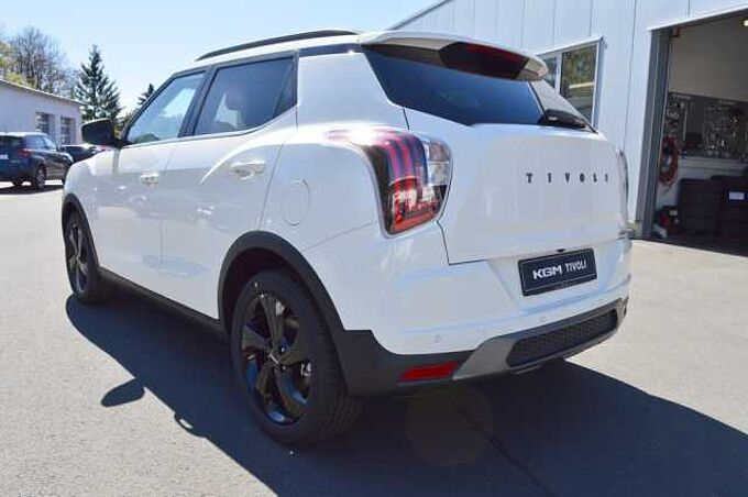 KGM Tivoli 1.5 T-GDI Nomad+ 6/AT AWD *LED+Leder+2xPDC+Cam+SH* 