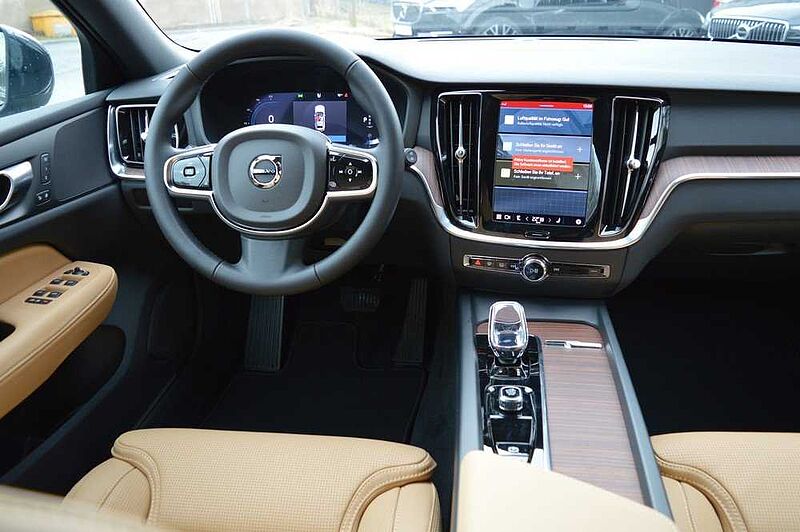 Volvo V60 Cross Country B4 AWD Plus *8 Pakete! * B4 AWD Plus *8 Pakete! *