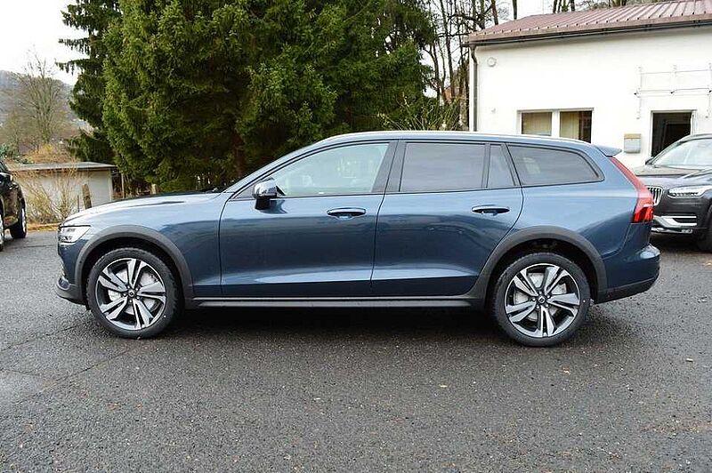 Volvo V60 Cross Country B4 AWD Plus *8 Pakete! * B4 AWD Plus *8 Pakete! *