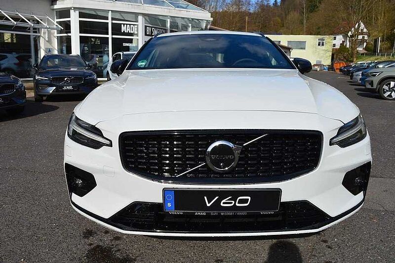 Volvo V60 B4 Geartronic Plus Dark *5 Pakete+Pano+Harman+360* B4 Geartronic Plus Dark *5 Pakete+Pano+Harman+360*