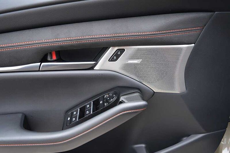 Mazda 3 2.5 e-SKYACTIV-G Nagisa *Leder+LED+3xPDC* 2.5 e-SKYACTIV-G Nagisa *Leder+LED+3xPDC*