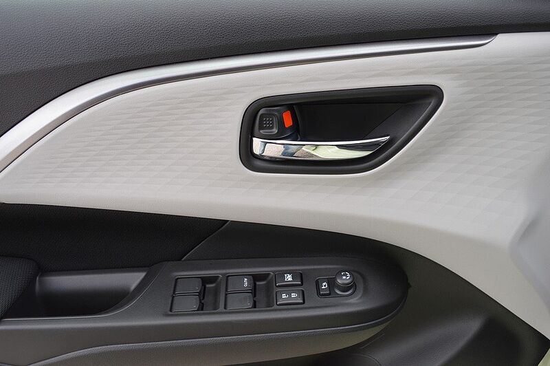 Suzuki Swift 1.2 Comfort+ Allgrip Hybrid *Voll* 1.2 Comfort+ Allgrip Hybrid *Voll*