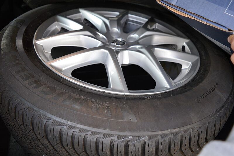 Volvo XC60 B5 AWD Geartronic Momentum Pro *LED+WR+AHK*