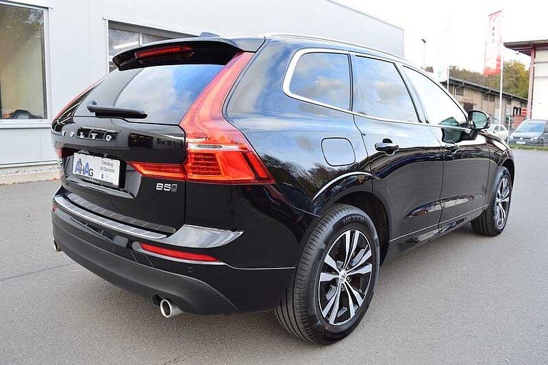 Volvo XC60 B5 AWD Geartronic Momentum Pro *LED+WR+AHK*