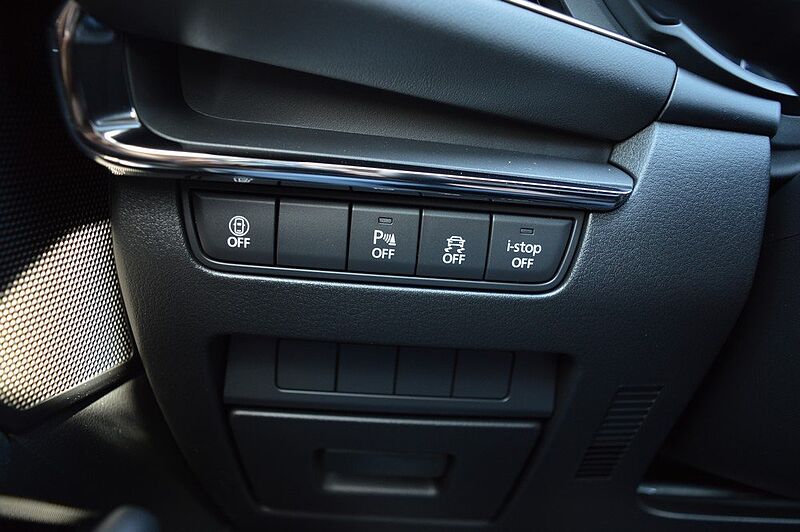 Mazda 3 e-SKYACTIV-G 2.0 M Hybrid Selection *Matrix+SH*