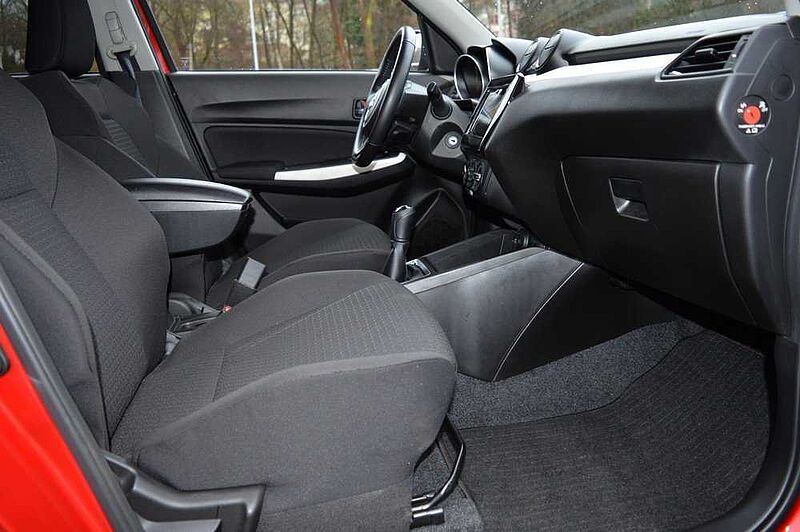 Suzuki Swift 1.2 Comfort ALLGRIP Hybrid *WR+AHK*