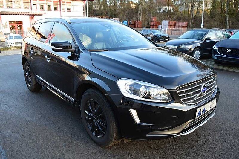 Volvo XC60 D4 Geartronic Summum *Pano+WR Alu+Leder+AHK*