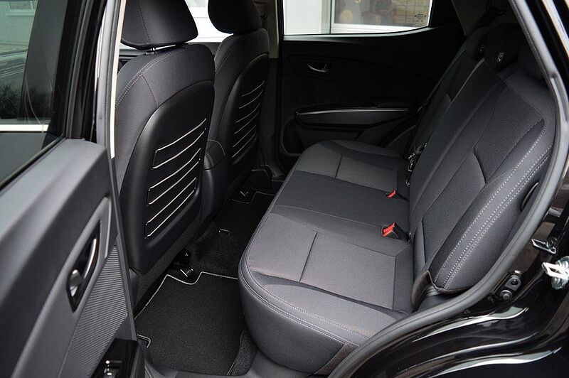 KGM Tivoli 1.5 T-GDI Essential 6/MT *Cam+PDC+DAB+SH+Navi+LDWS*