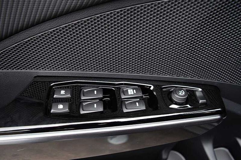 KGM Tivoli 1.5 T-GDI Essential 6/MT *Cam+PDC+DAB+SH+Navi+LDWS*