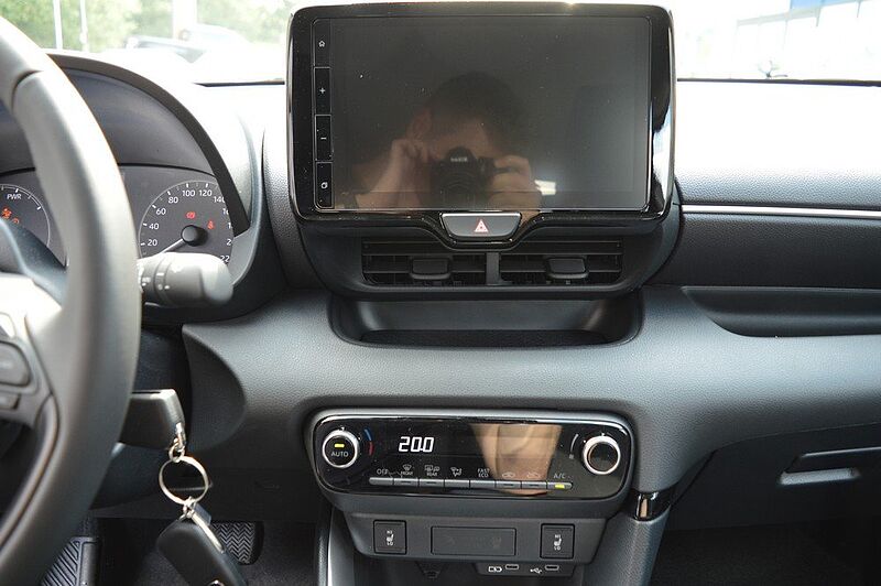 Mazda 2 Hybrid 1.5 VVT-i CVT Centre-Line *SH+Cam+PDA*