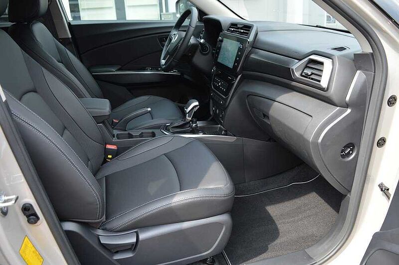 KGM Tivoli 1.5 T-GDI Nomad+ 6/AT *LED+Leder+2xPDC+Cam+SH*