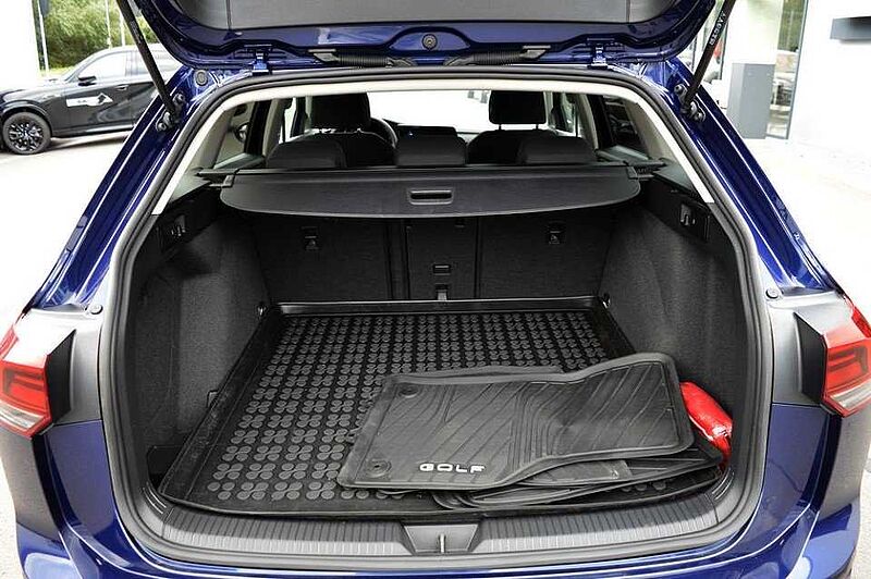 Volkswagen Golf Variant VIII 2.0 TDI Move *AHK+LED+CAM*
