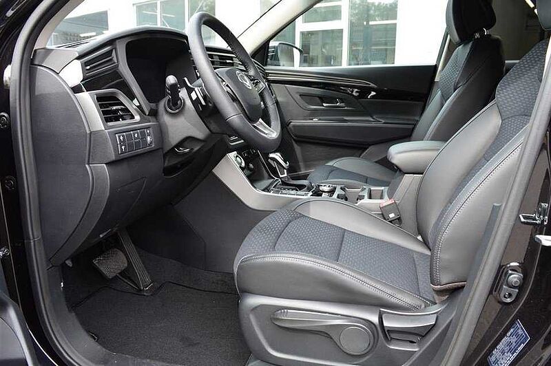 KGM Korando 1.5 T-GDI Nomad+ 6/AT AWD *Leder+LED+CAM*