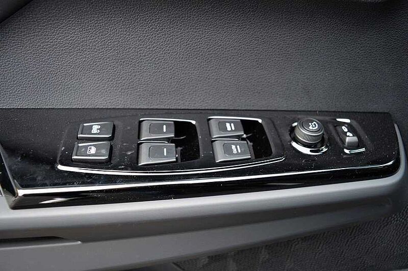 KGM Torres 1.5 T-Gdi Nomad 6/AT AWD *Leder+LED+ACC+SH+3xPDC*